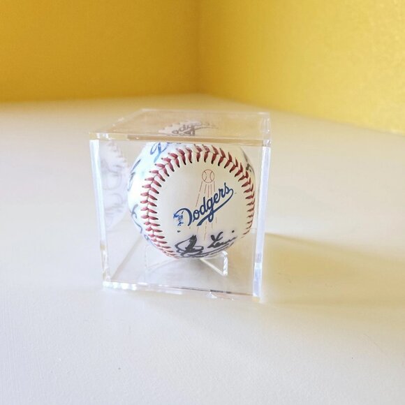 Dodgers Other - LA Dodger Team Signed Baseball NOT authenticated - Multiple Signatures